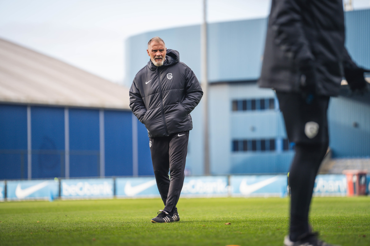 Thorsten Fink blikt vooruit op de wedstrijd tegen KV Kortrijk