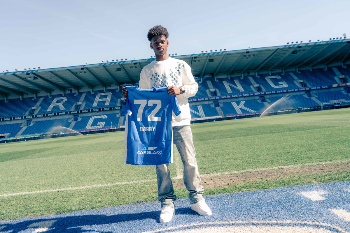 Linksachter Alpha Barry verlengt contract bij KRC Genk tot 2027