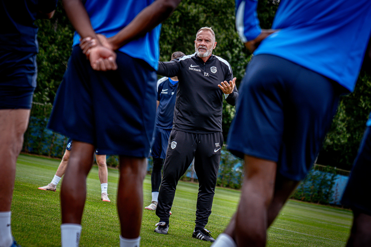 Thorsten Fink blikt vooruit op de topper tegen Club Brugge