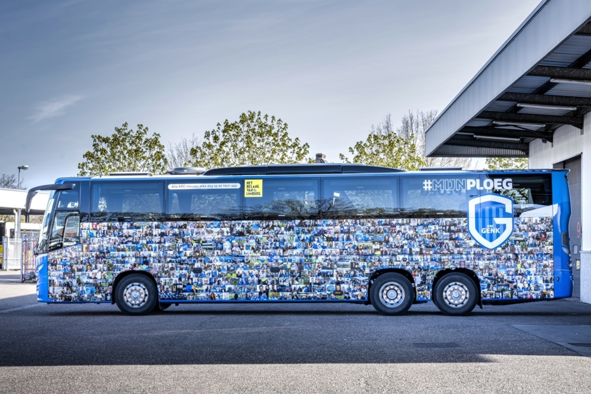 Foto’s van 3.500 fans sieren onze spelersbus