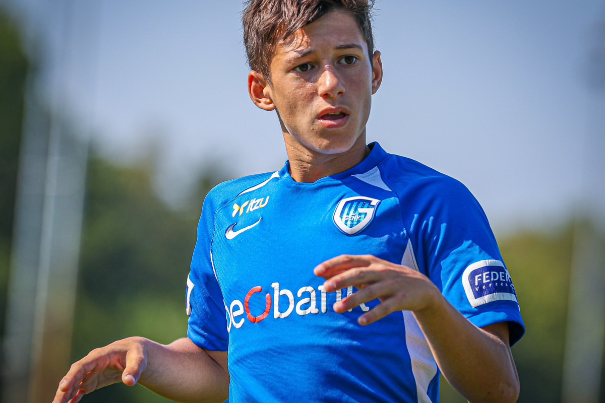 Eerste contract voor Cédric Nuozzi (15)