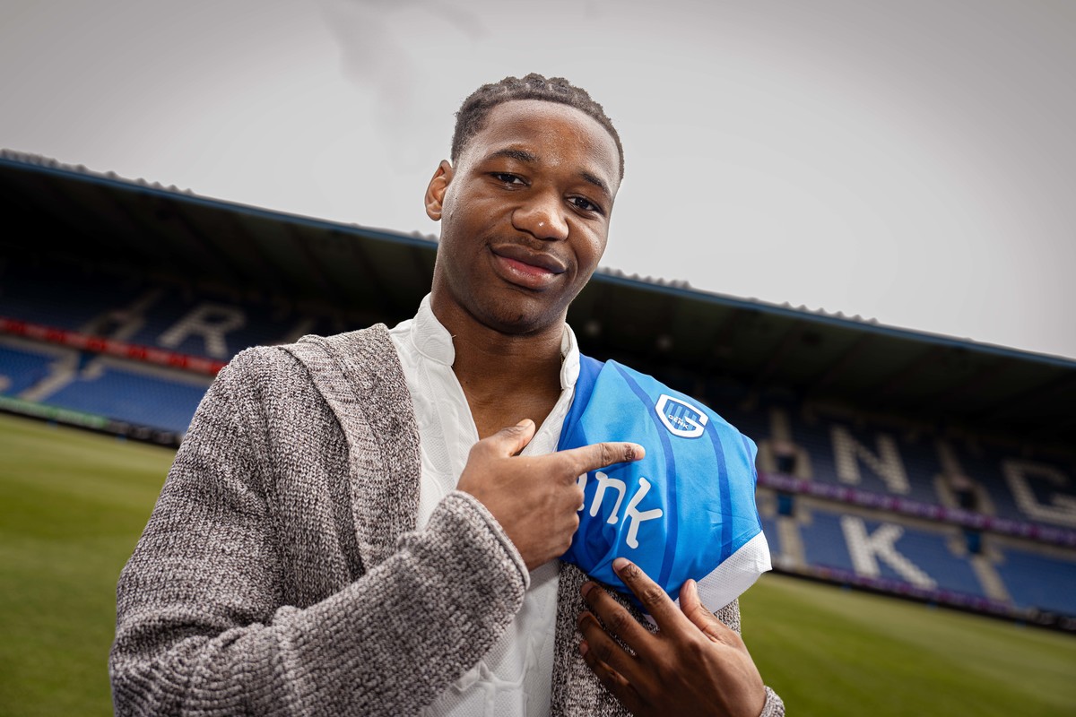 Brad Manguelle verlengt zijn contract tot 2027