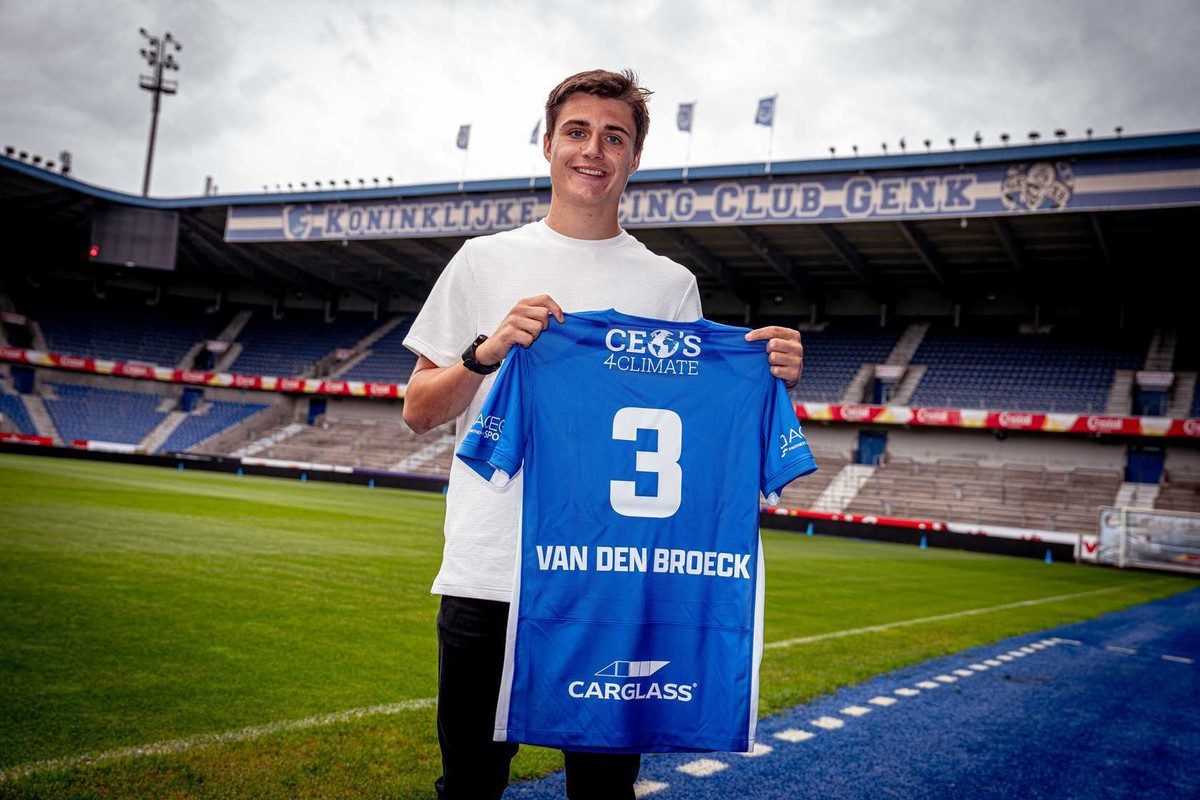 Eerste profcontract voor Kobe Van Den Broeck