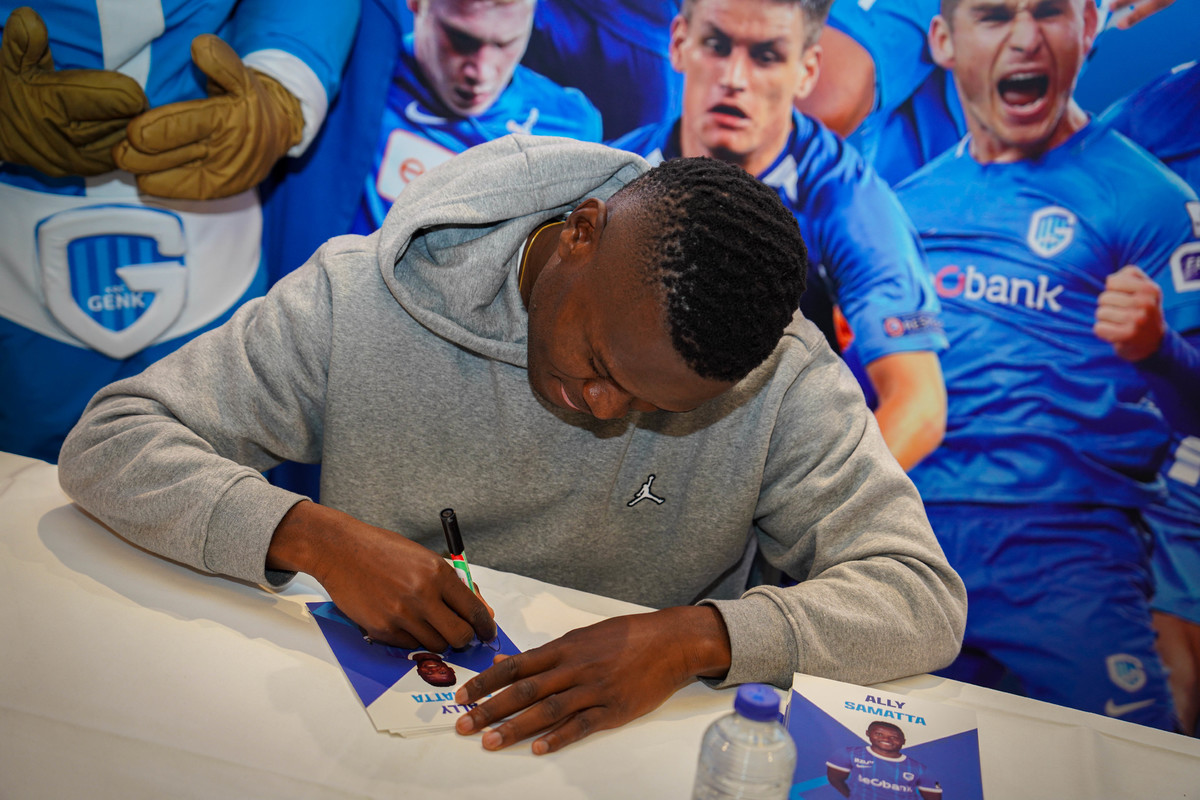 Scoor woensdag een handtekening van onze Genkies in de fanshop