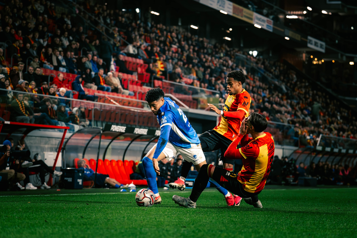 KRC Genk lijdt zure nederlaag in Mechelen