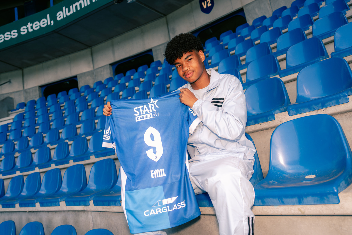 Eerste contract voor Emil Vanschoenwinkel
