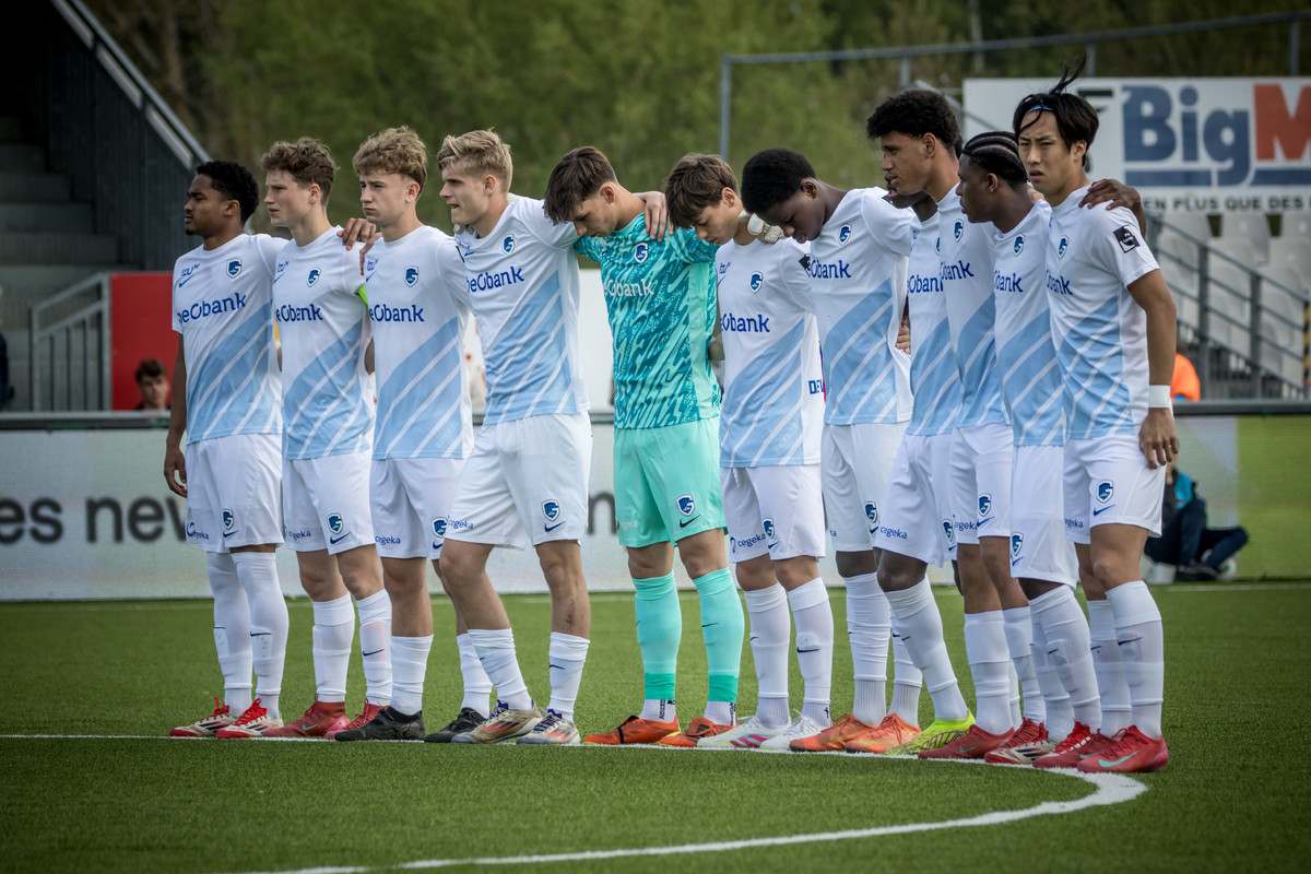 Jong Genk sluit laatste uitwedstrijd af met nederlaag, maar menselijkheid overheerst bij emotioneel debuut Stevens