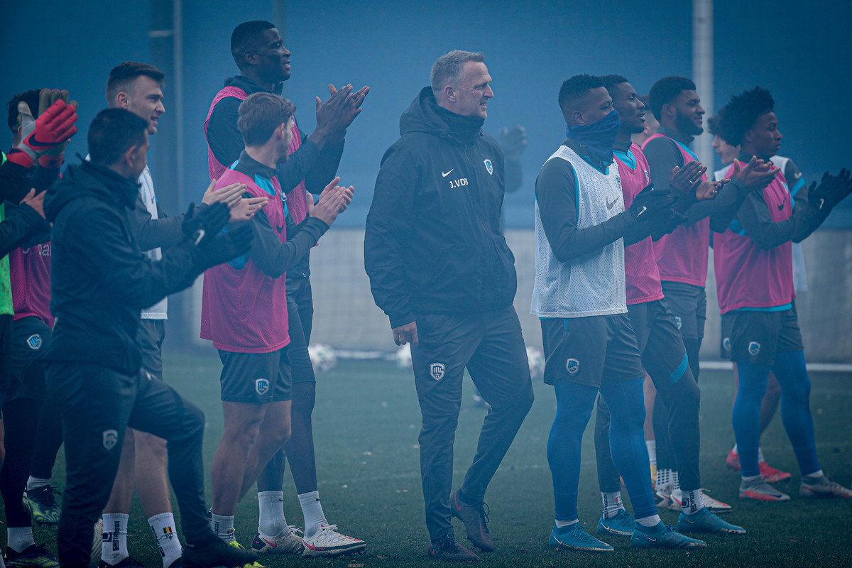 Selectie op laatste training uitgewuifd door supporters