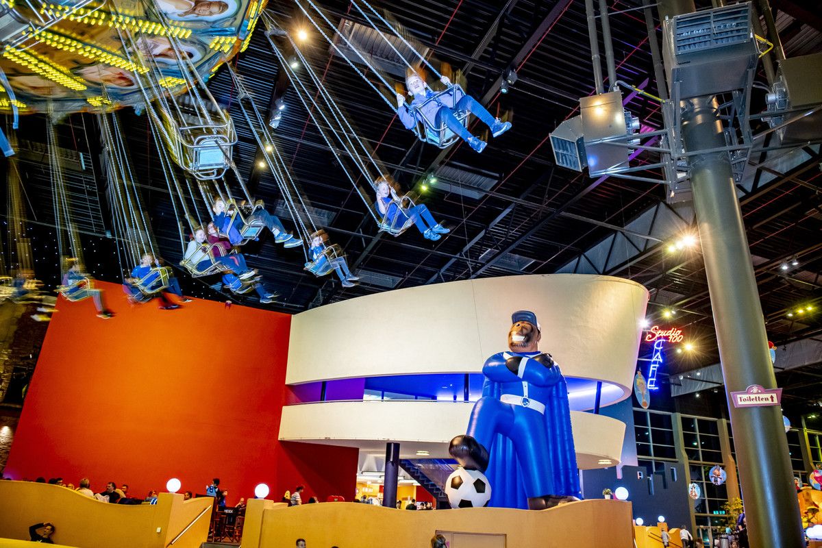 Plopsa Indoor Hasselt kleurt blauwwit!