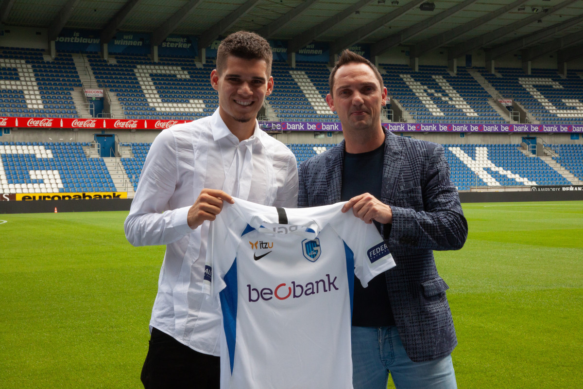 Hagi landt in Genk!