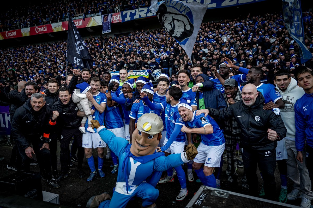 Blauw-wit kerstcadeau: 3-0 overwinning tegen Antwerp