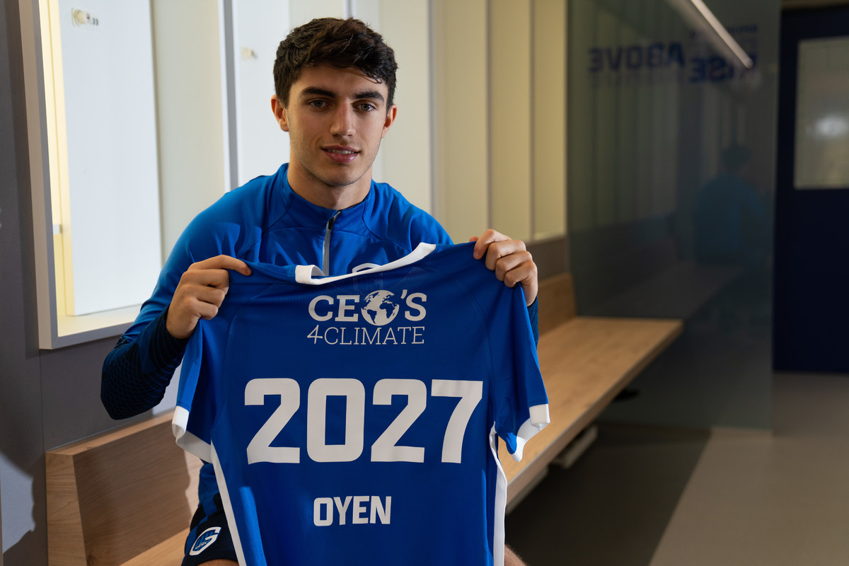 Luca Oyen extends his contract through 2027