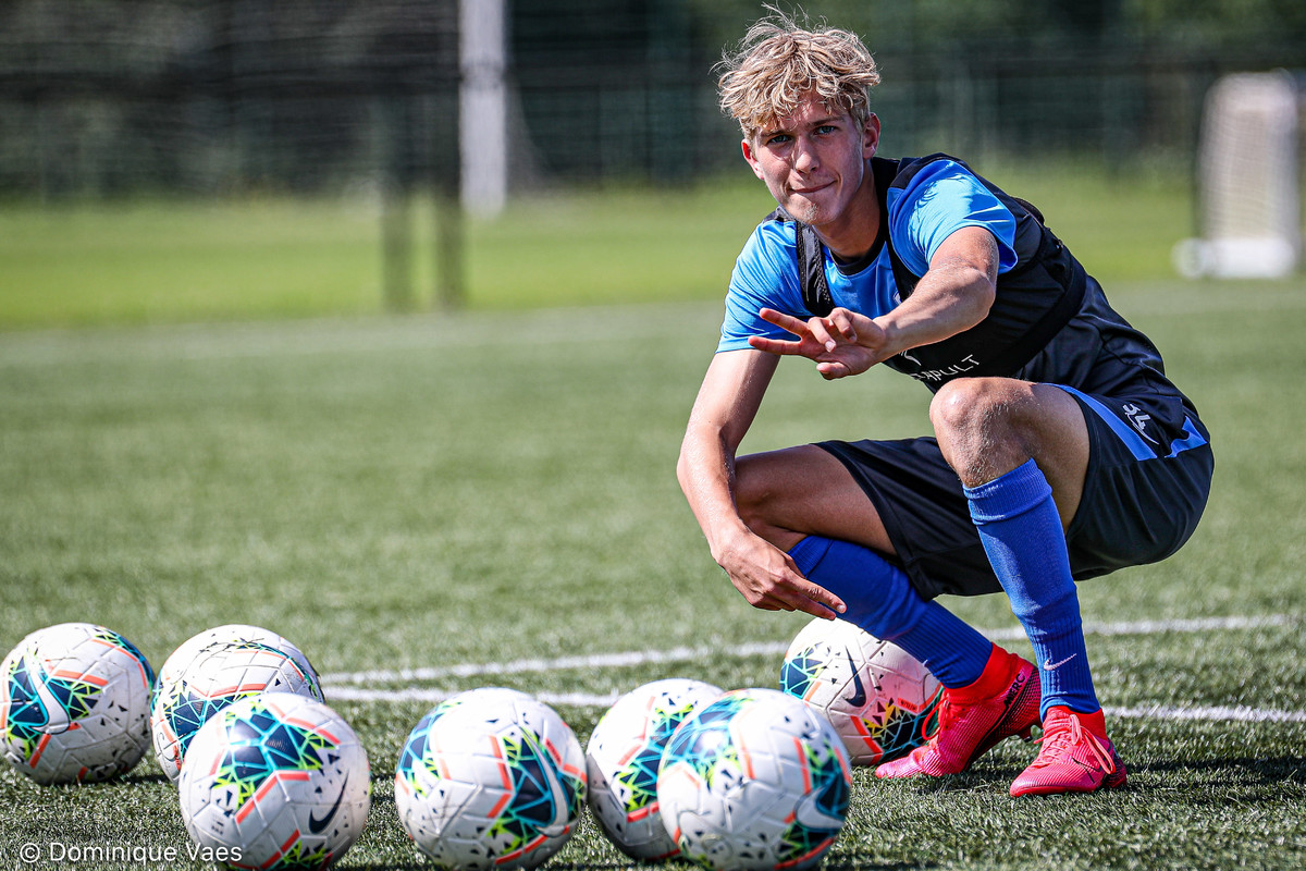 Eerste contract voor Nolan Martens (16)
