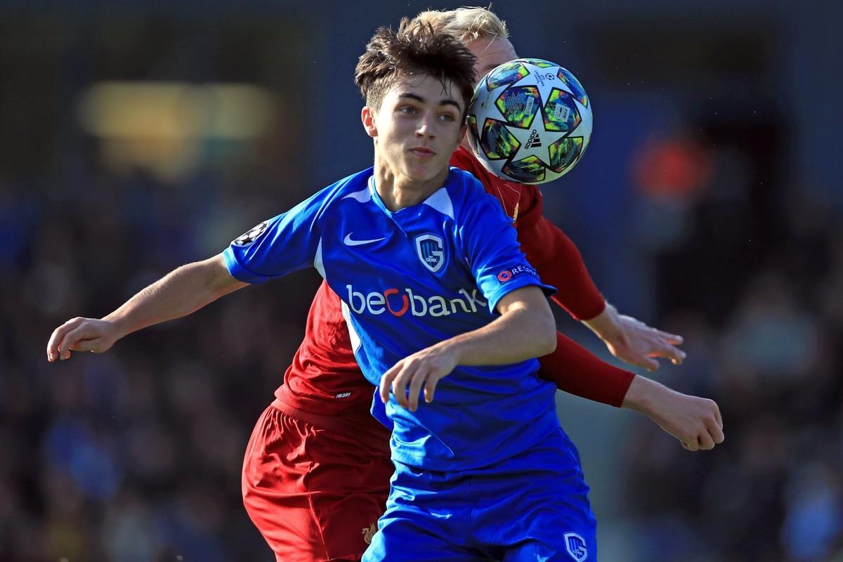 Luca Oyen (16) extends his stay at KRC Genk!