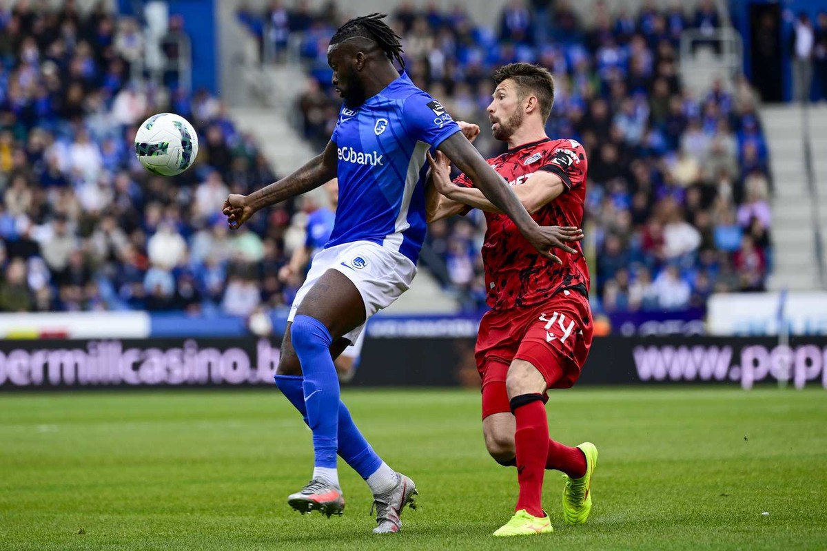 KRC Genk vergeet zichzelf te belonen tegen efficiënt Brugge