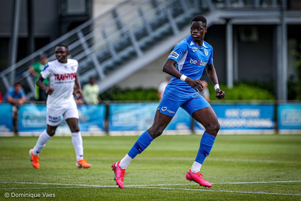 Eerste profcontract voor Sekou Diawara (16)