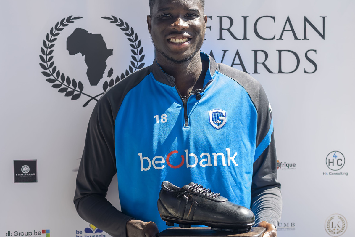 Paul Onuachu wint ook de Ebbenhouten Schoen!
