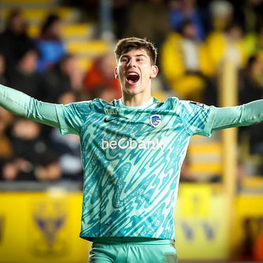 Genk's goalkeeper Mike Penders celebrates during a soccer game between STVV and KRC Genk, Tuesday 07 January 2025 in Sint-Truiden, in the 1/4 finals of the 'Croky Cup' Belgian soccer cup. BELGA PHOTO VIRGINIE LEFOUR