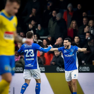 Genk's Zakaria El Ouahdi celebrates with teammates during a soccer match between KVC Westerlo and KRC Genk, Saturday 25 January 2025 in Westerlo, on day 23 of the 2024-2025 season of the 'Jupiler Pro League' first division of the Belgian championship. BELGA PHOTO KRISTOF VAN ACCOM
