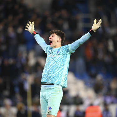 Genk's goalkeeper Mike Penders reacts during a soccer match between KRC Genk and Union Saint-Gilloise, Saturday 15 March 2025 in Genk, on day 30 of the 2024-2025 season of the 'Jupiler Pro League' first division of the Belgian championship. BELGA PHOTO JOHN THYS