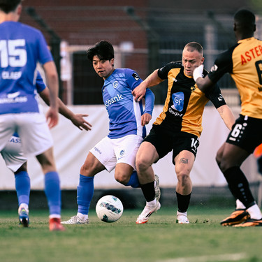 Genk's Ayumu Yokoyama and Lierse's Wout De Buyser fight for the ball during a soccer game between Jong Genk and Lierse SK, Friday 18 April 2025 in Geel, on the 30th and last day of the 2024-2025 'Challenger Pro League' 1B second division of the Belgian championship. BELGA PHOTO JOHAN EYCKENS