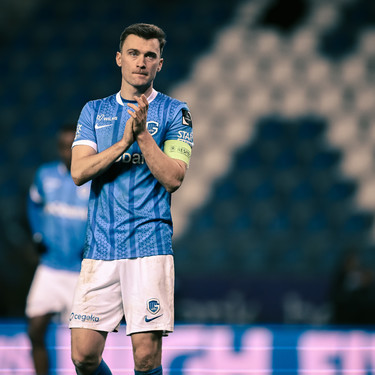 Genk's Bryan Heynen looks dejected after losing a soccer game between KRC Genk and RSC Anderlecht, in the 1/8 final of the Croky Cup Belgian cup, Thursday 04 December 2025 in Genk. BELGA PHOTO JOHAN EYCKENS