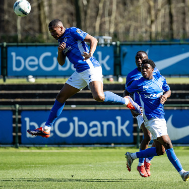 Voetbal: KRC Genk - Helmond - Adri?n Palacios