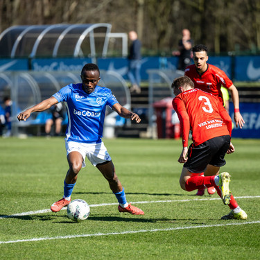 Voetbal: KRC Genk - Helmond - Yira Sor