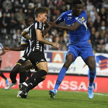 R. Charleroi SC v KRC Genk : Jupiler Pro League