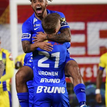 Sint-Truidense V.V. v KRC Genk - Jupiler Pro League