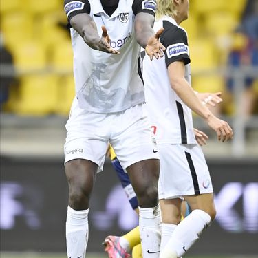 Waasland Beveren v KRC Genk : Jupiler Pro League