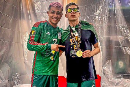 Arteaga wins the Concacaf Gold Cup with Mexico