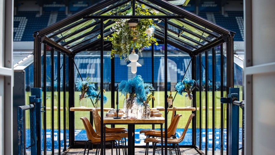 Grasserie Genk: lekker tafelen & uitkijken over het veld van ons stadion